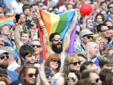 Homo-Ehe per Volksentscheid – Irland schreibt Geschichte
