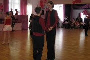 Gleichgeschlechtliche Tanzästhetik:  Von der (begrenzten) Freiheit aus der Rolle zu tanzen