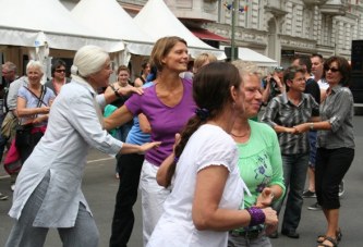 Gleich-Tanzen auf dem Stadfest am 15./16. Juli